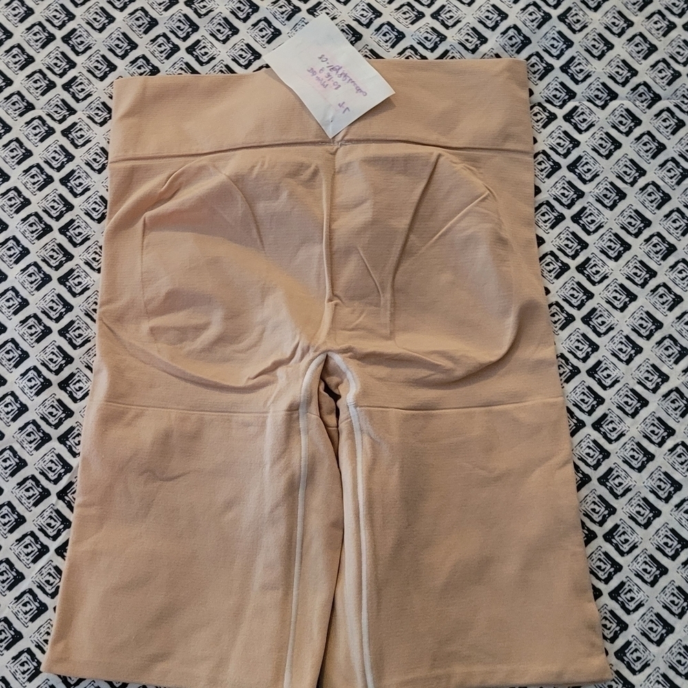Hbi seamless Sample NWOT style DB4577 xl - Picture 2 of 2